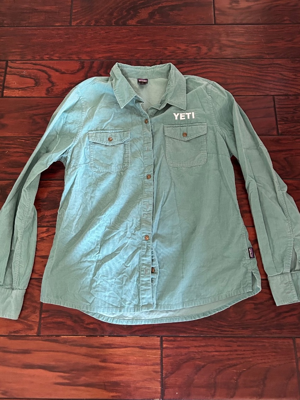 Patagonia Micro Cord Women’s Button Down Shirt with Custom Yeti Logo Sz 10